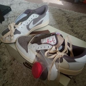 Jordan 1 Retro OG Travis Scott